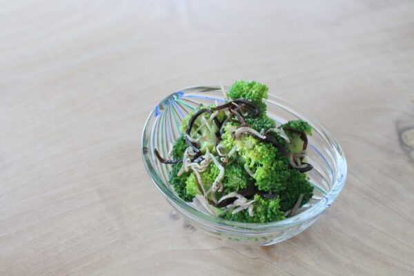 〈ささめ糸〉ブロッコリと汐吹昆布＆かえりちりめん和え