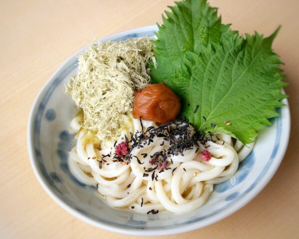 〈浦里・おつゆとろろ〉さっぱり梅とろろうどん