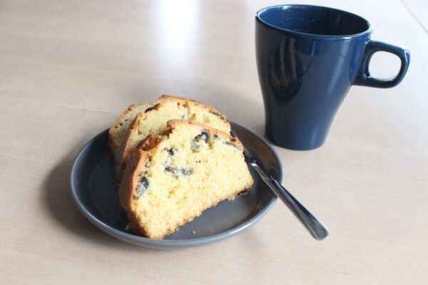 〈おしゃぶり昆布の耳〉昆布入りパウンドケーキ
