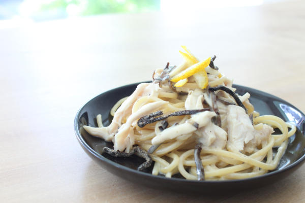 〈きりさめ〉塩昆布のクリームパスタ（スパゲッティ・アラ・パンナ）